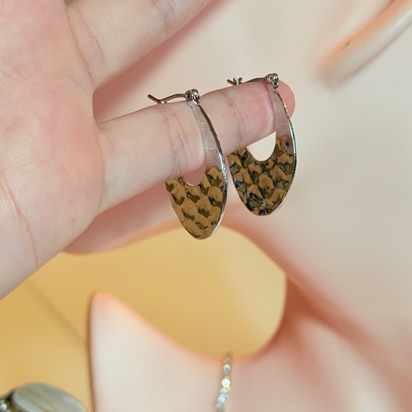 Elegant Silver Textured Hoop Earrings - Picture 11 of 11